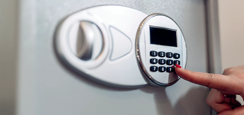 Jewelry Safe Cracking in Clovis, California