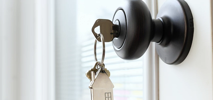 Bifold Door Knob Replacement in Clovis, California