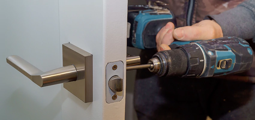 Broken Door Handle Lock Repair in Clovis, California