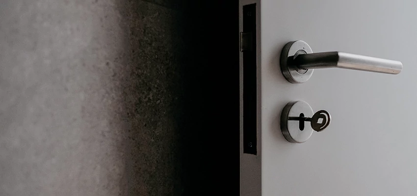 Front Door Handle Repair And Installation in Clovis, CA